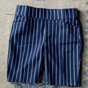 NWOT Bermuda Stretch Petite 4p  Intro ❤️ love the fit